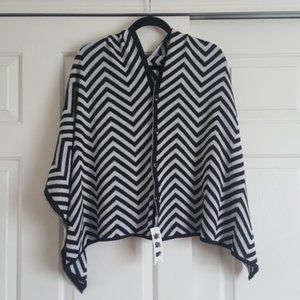 Cruise Club Cardishawl Shawl Poncho Wrap BLK Silver Metallic Converts Sh…